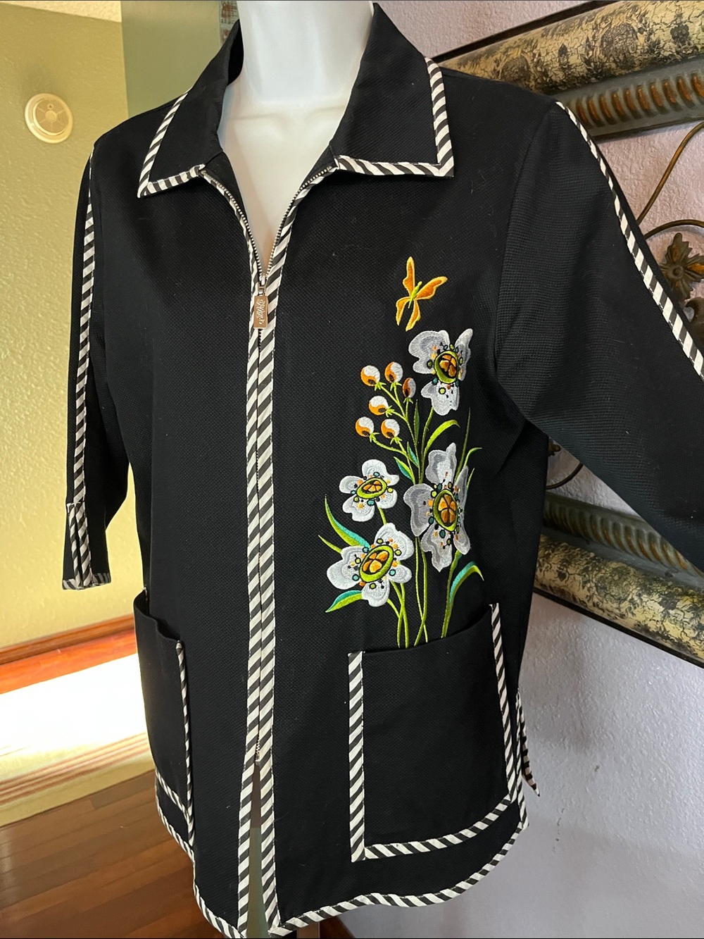 VTG Black Embroidery Zip Front Bob Mackie Wearable Art Blazer Sz S
